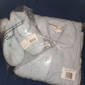 Brand new robe & slippers